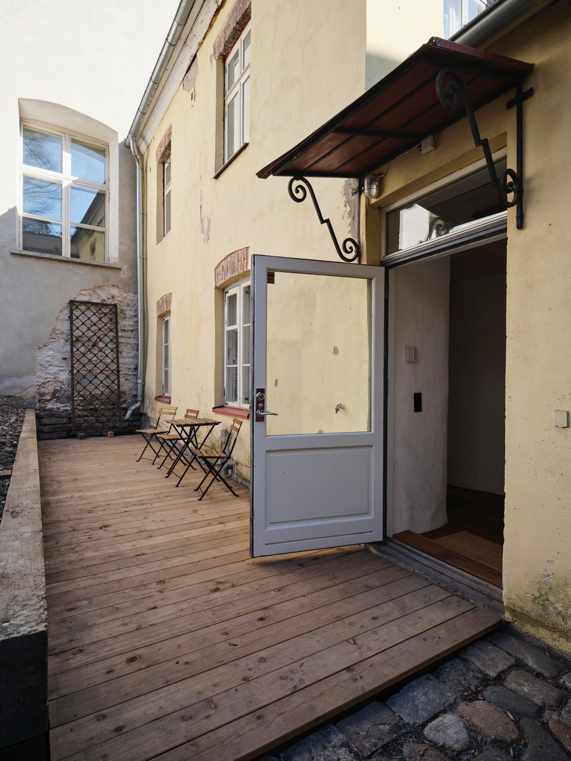 Historic Apartment With Private Garden In Old Town 탈린 외부 사진