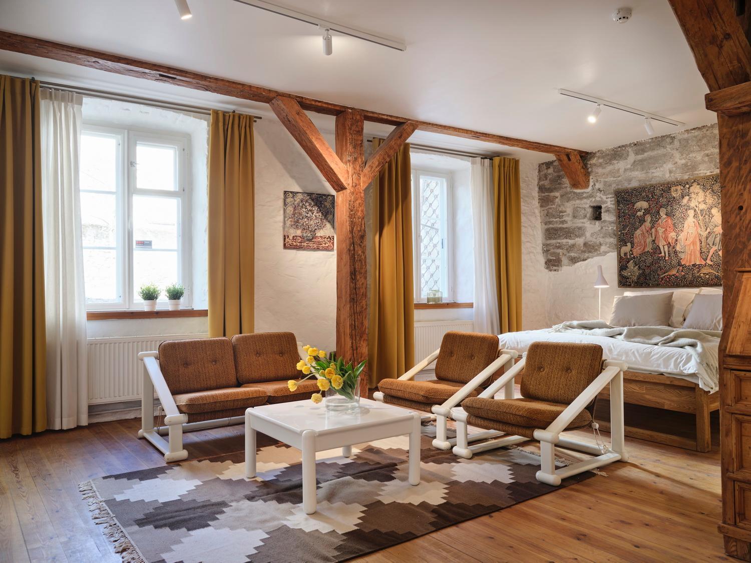 Historic Apartment With Private Garden In Old Town 탈린 외부 사진