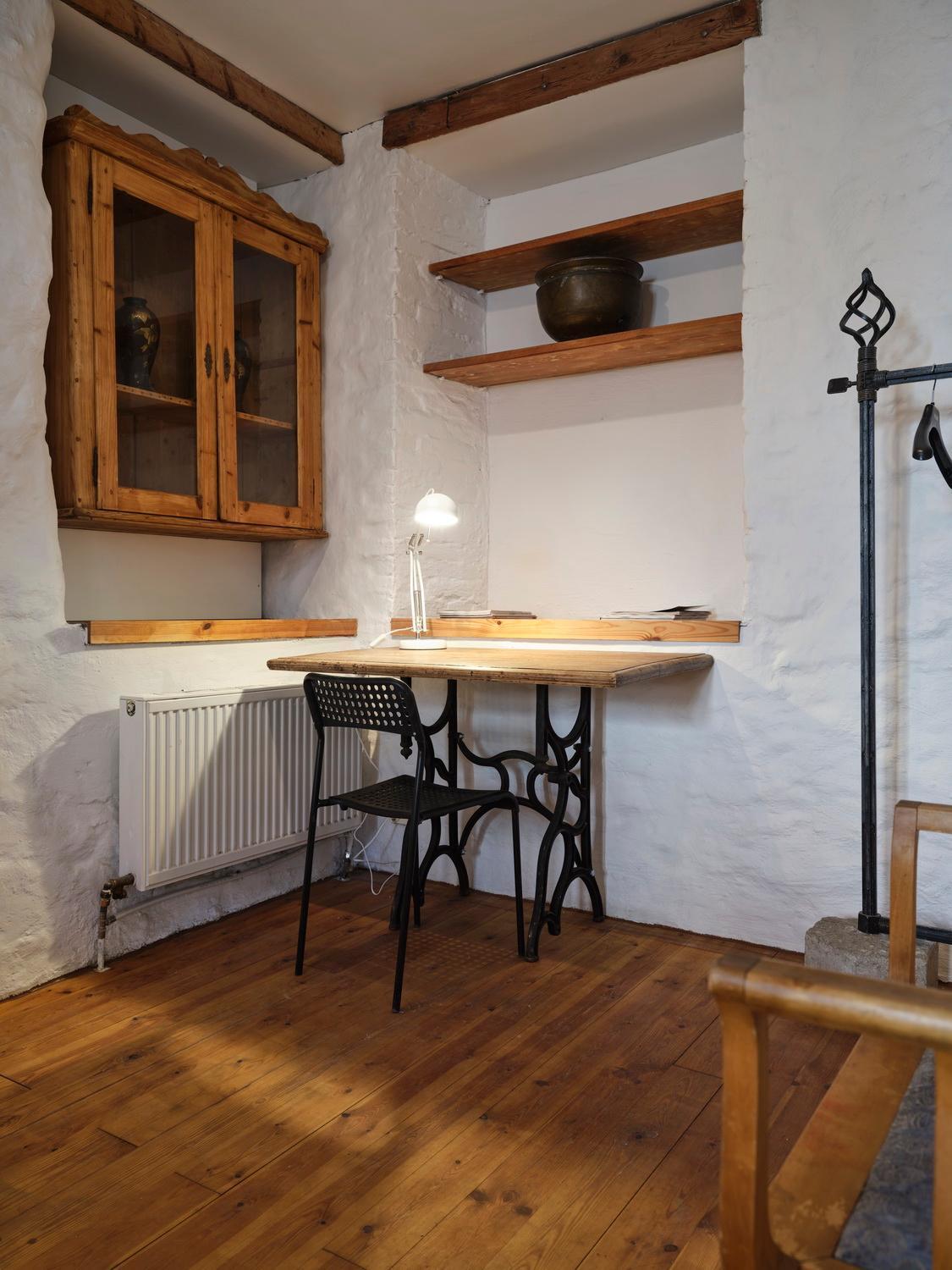 Historic Apartment With Private Garden In Old Town 탈린 외부 사진
